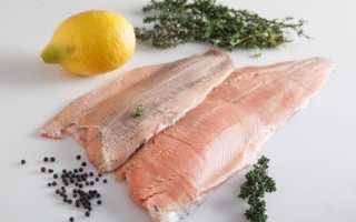 Вкусный стейк лосося, запеченный в духовке