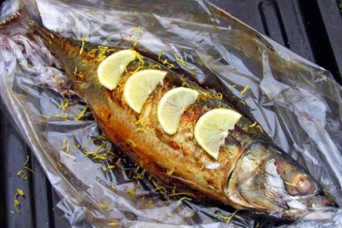 Рыба, запеченная в рукаве